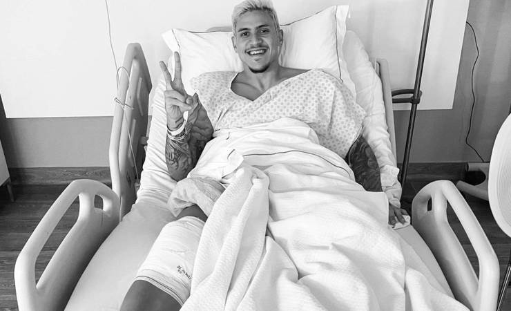Pedro, do Flamengo, publica foto após cirurgia e agredece apoio: 'Vamos ao próximo passo'