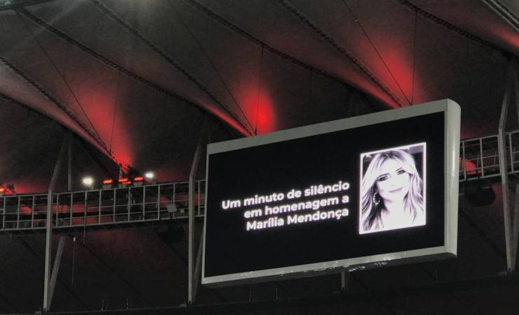 No Maracanã, Flamengo presta um minuto de silêncio em homenagem a Marília Mendonça