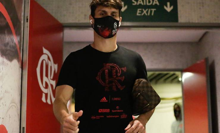 Rodrigo Caio, do Flamengo, é internado após ponto de cirurgia sofrer infecção