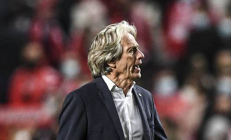 Com futuro em jogo no Benfica, Jorge Jesus tem recaída pelo Flamengo entre protestos na Luz e carinho no Maracanã