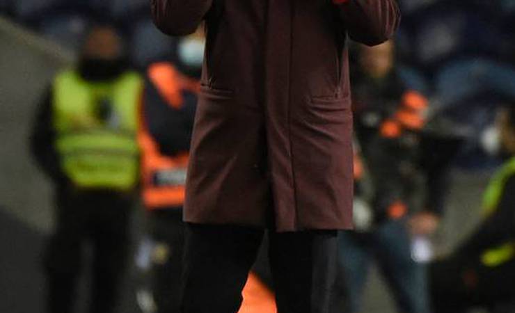 Carvalhal volta a falar sobre interesse do Flamengo: 'Estou nas mãos do presidente'