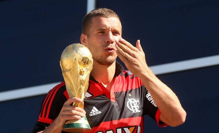 Torcedor do Flamengo, Podolski critica Paulo Sousa: 'Enganou e decepcionou'