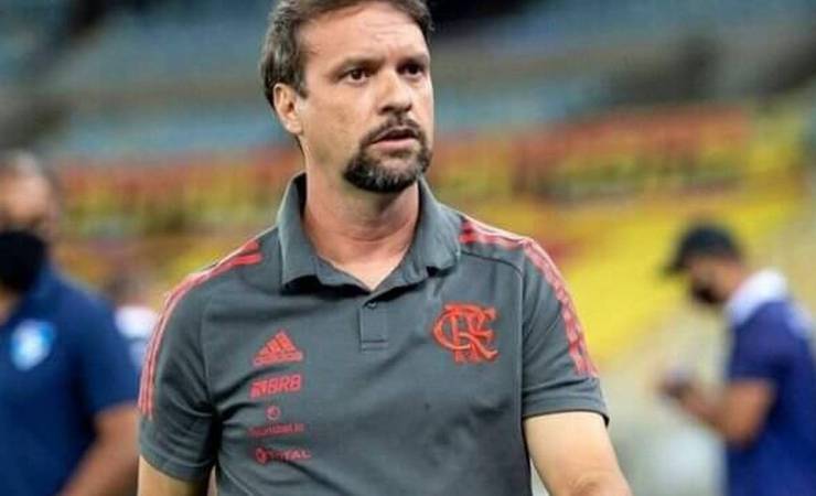 Demitido do Flamengo, auxiliar técnico Mauricio Souza fala sobre trabalho de Jorge Jesus: ‘Não ficou nada’