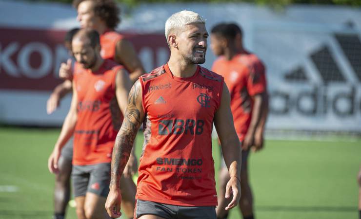 Flamengo preserva time de ponta antes de atacar por reforços