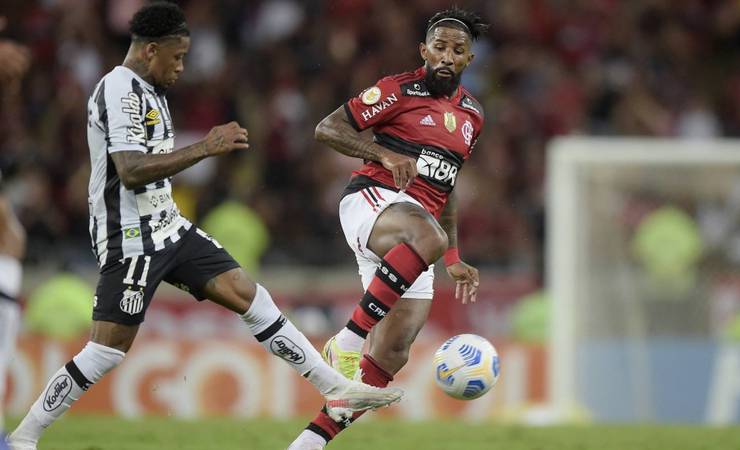 Flamengo age rápido e fecha com Marinho, do Santos