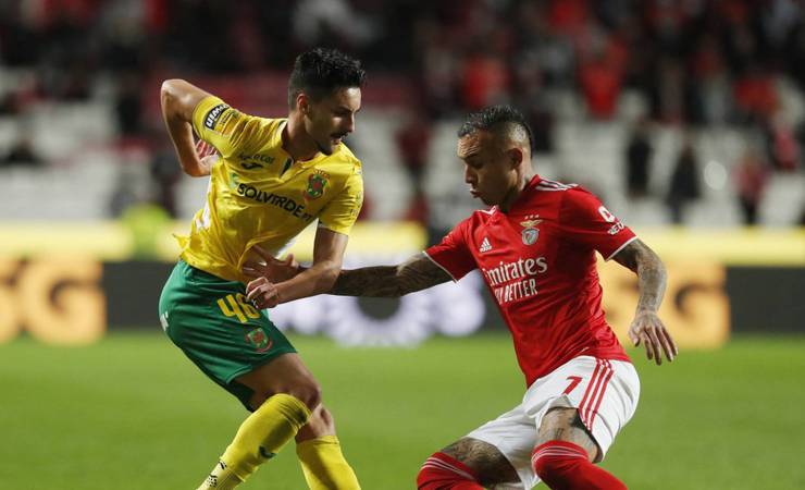 Benfica descarta proposta do Flamengo por Everton Cebolinha, diz jornal