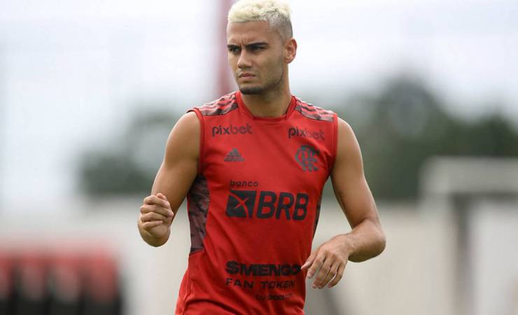 Manchester United avisa que conta com Andreas, e meia aguarda Flamengo oficializar desistência de compra