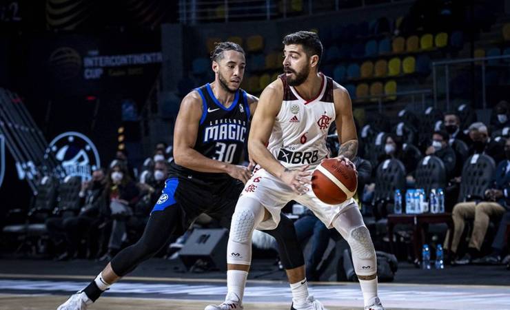 Na briga pelo bi: Flamengo domina o Lakeland Magic e vai à final do mundial de basquete