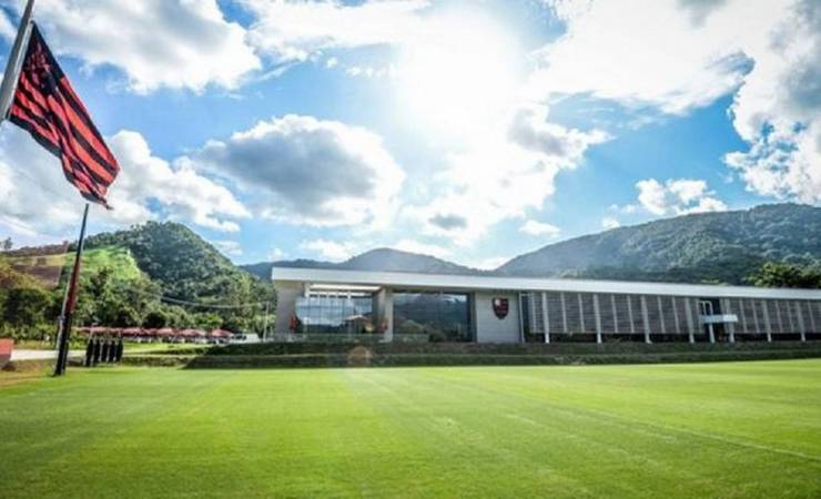 Flamengo inicia em março colocação de gramado híbrido no campo dois do Ninho do Urubu
