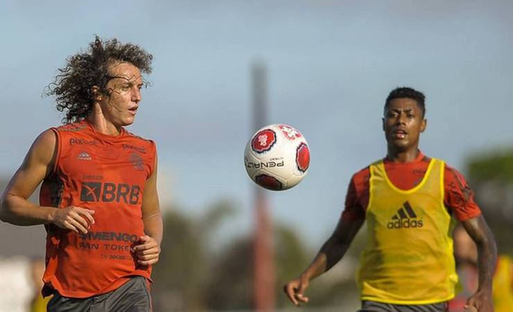 Com David Luiz e Bruno Henrique, Flamengo encerra preparação para último teste antes da Supercopa