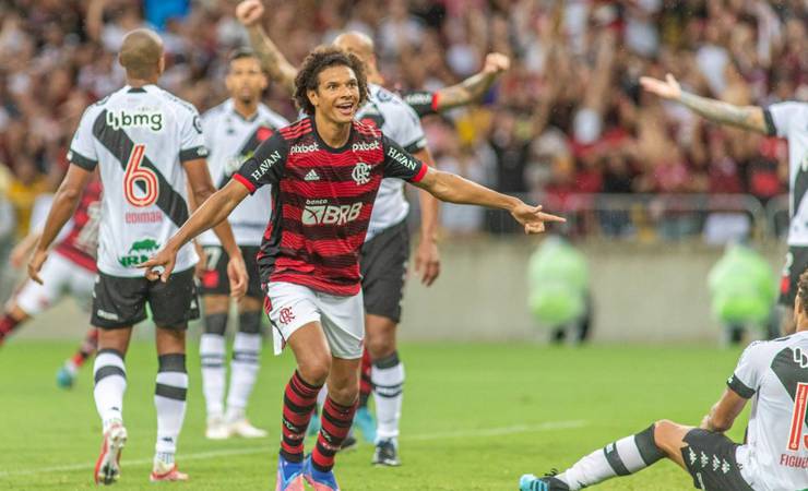 Flamengo supera um Vasco mais corajoso e vai buscar o tetra inédito do Carioca