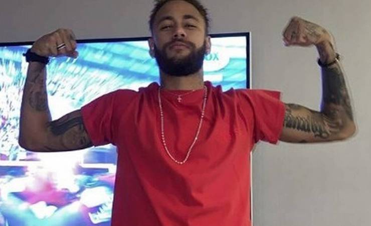'Acho que sou flamenguista', diz Neymar em live com Diego Ribas