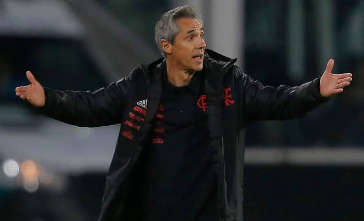 Em 25 partidas à frente do Flamengo, Paulo Sousa nunca repetiu escalação entre um jogo e outro