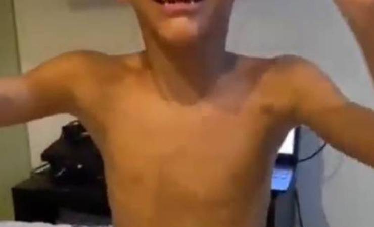 "Traz uma blusa para mim, papai": lateral do Altos conta como conseguiu camisa de Gabigol para filho