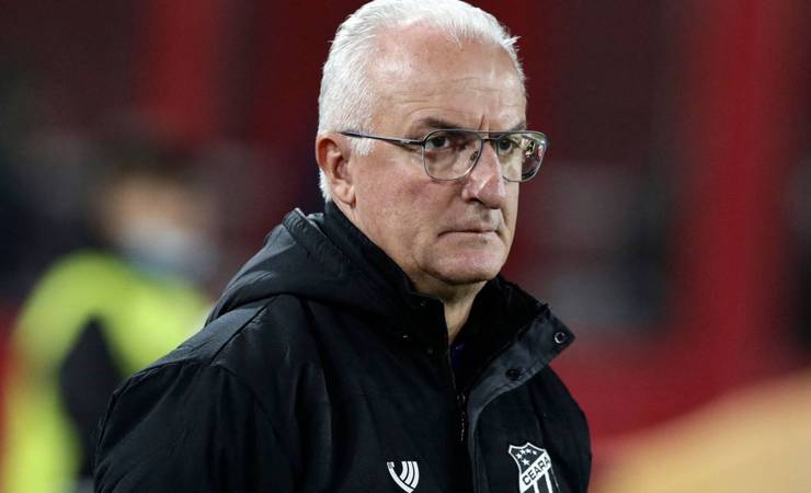 Dorival Júnior é regularizado no BID e fará reestreia pelo Flamengo diante do Internacional