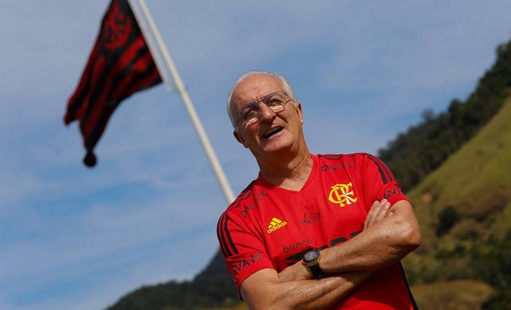 Dorival comanda primeiro treino no Flamengo com Santos e Arrascaeta