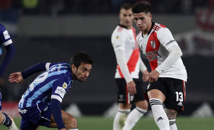 Flamengo faz proposta de mais de R$ 60 milhões por meia Enzo Fernández, do River Plate