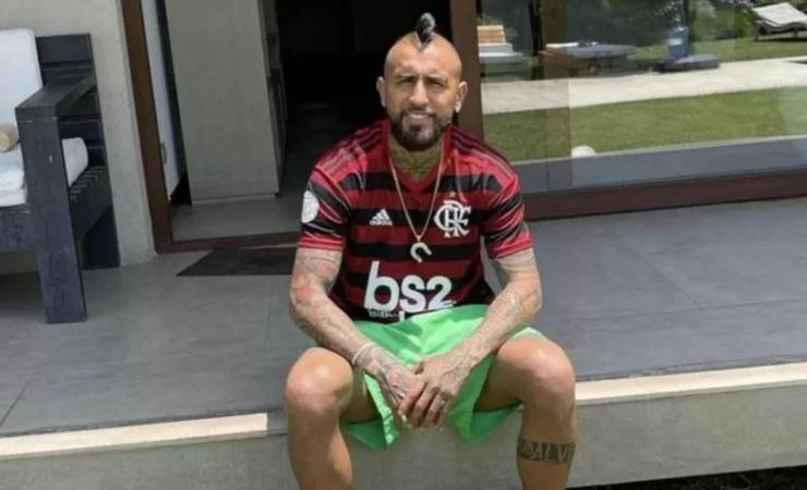 Vidal assina pré-contrato com o Flamengo e se apresenta no Rio na quarta-feira