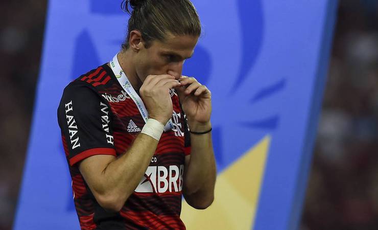 Filipe Luís prioriza renovação com o Flamengo mas se anima em reforçar comissão de Tite na Copa