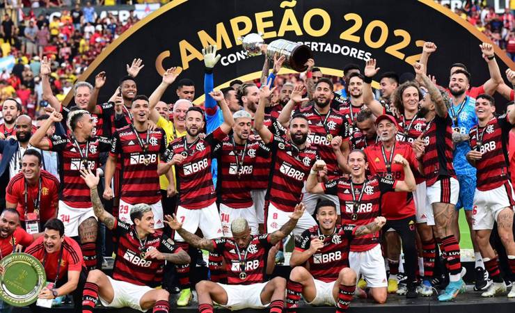 Campeão da Libertadores, Flamengo não fará festa na chegada ao Rio; entenda