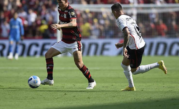 Ayrton Lucas não atinge meta e Flamengo não terá obrigação de comprá-lo; entenda
