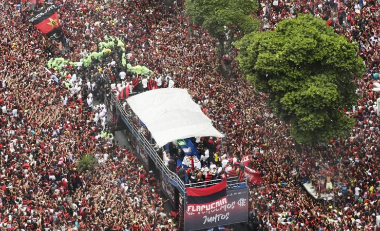 Jogadores pedem e prefeitura autoriza festa do Flamengo pelo título da Libertadores