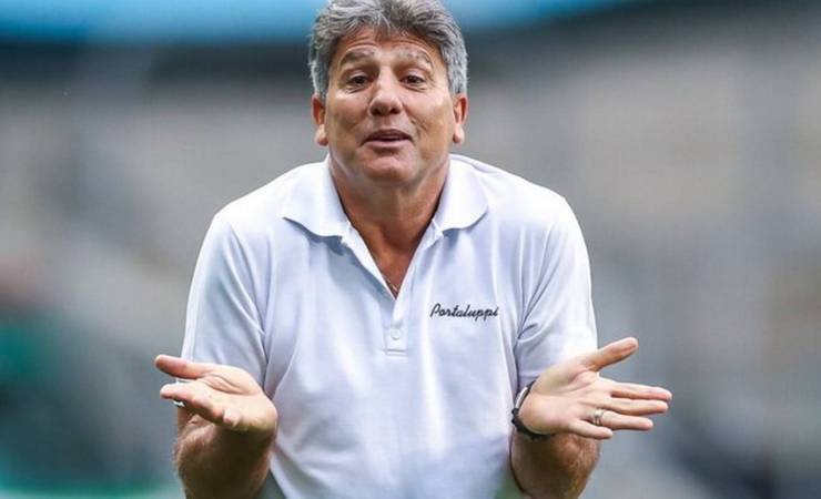 É fake que estátua de Renato Gaúcho foi derrubada após goleada do Fla sobre o Grêmio