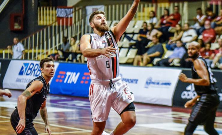 Flamengo tem boa atuação e vence o Botafogo por 88 a 76 no Estadual