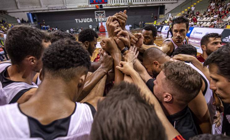 Flamengo e Brasília medem forças pelo NBB