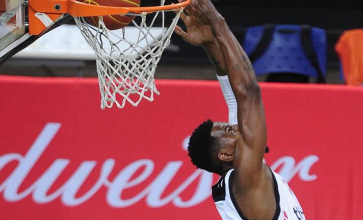 Flamengo enfrenta o Basquete Cearense em Fortaleza