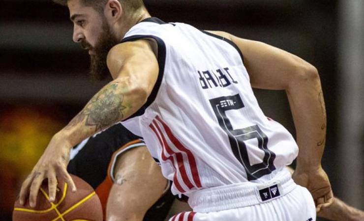 Flamengo vence o Basquete Cearense e chega ao quinto triunfo no NBB 12
