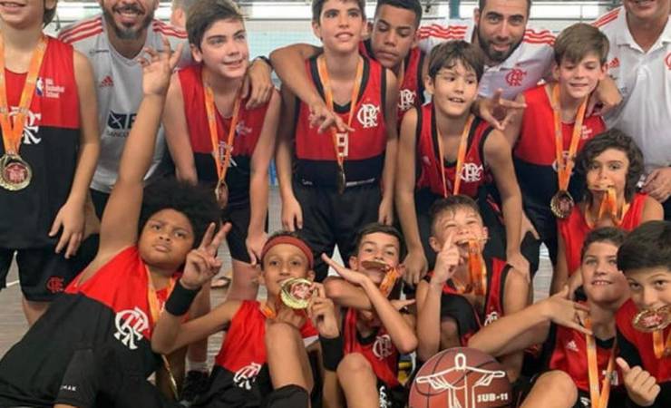 Flamengo é campeão estadual Sub-11 com filho de Marcelinho Machado no plantel
