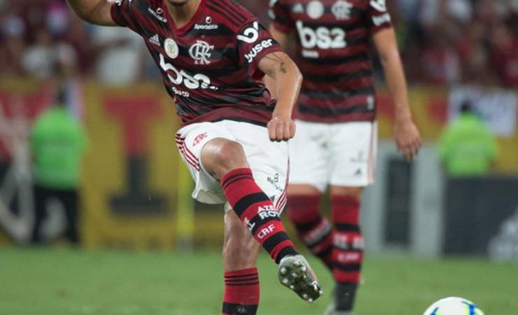 Arão mantém pés no chão e projeta clássico contra o Vasco