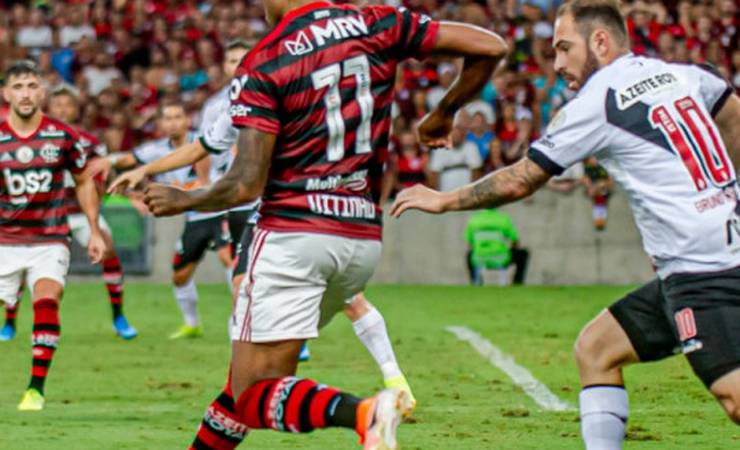 Flamengo e Vasco empatam em 4 a 4, no Maracanã