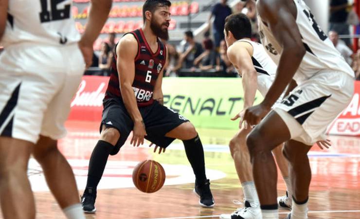 Em seu último jogo do ano, FlaBasquete vence o Corinthians, fora de casa, pelo NBB