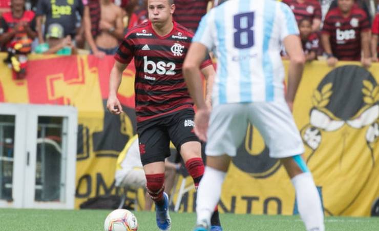 Flamengo empata com o Macaé em 0 a 0 em sua estreia no Campeonato Carioca