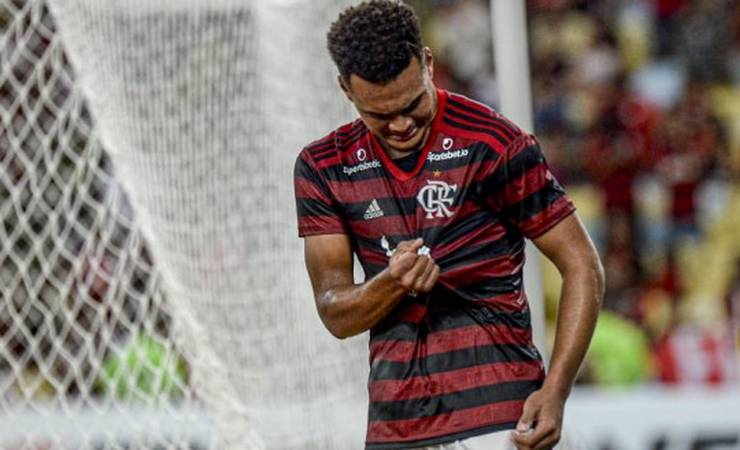 De virada, Mengão vence o Volta Redonda por 3 a 2 no Maracanã
