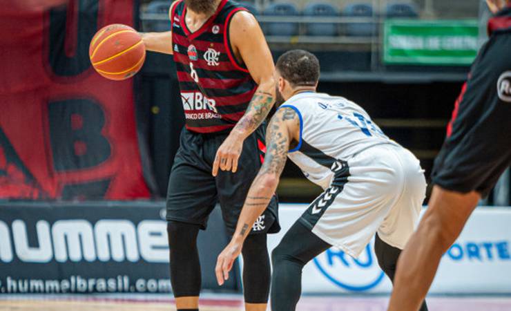Pelo NBB 12, FlaBasquete vence o Pinheiros por 93 a 82 no Maracanãzinho