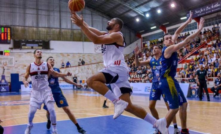 Na prorrogação, FlaBasquete vence o São José por 102 a 97 fora de casa