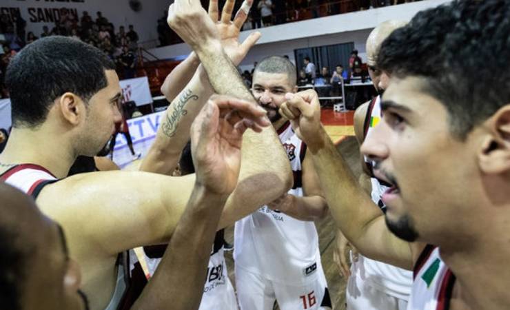 Fora de casa, FlaBasquete vence o Instituto e abre vantagem nos playoffs da Champions League