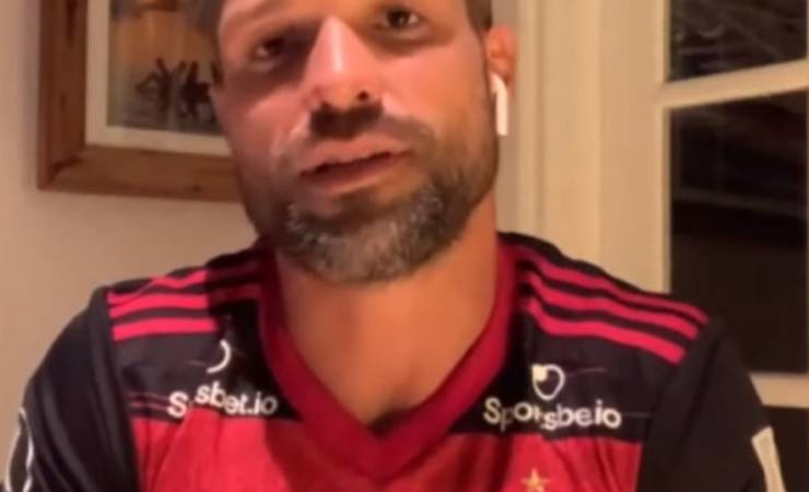 Diego relembra lesão e momentos de glória no Flamengo