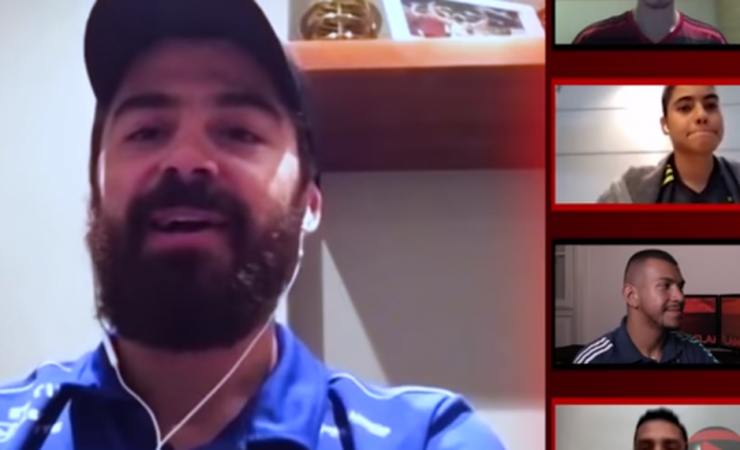Franco Balbi conversa com sócios-torcedores no Happy Hour do Nação