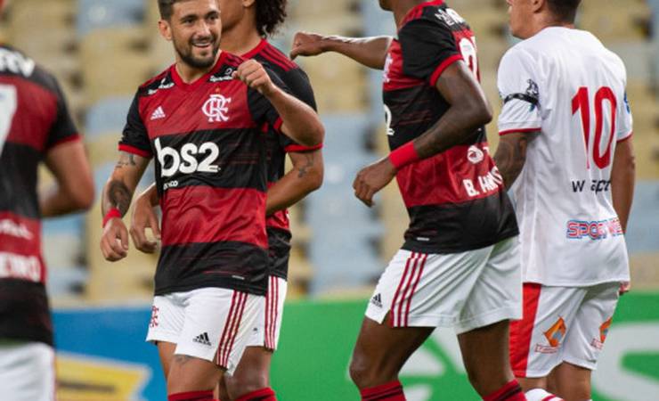 Na volta do Carioca, Flamengo vence o Bangu por 3 a 0 no Maracanã