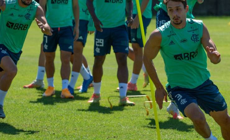 Flamengo realiza o último treinamento no Ninho do Urubu antes da viagem para Goiânia