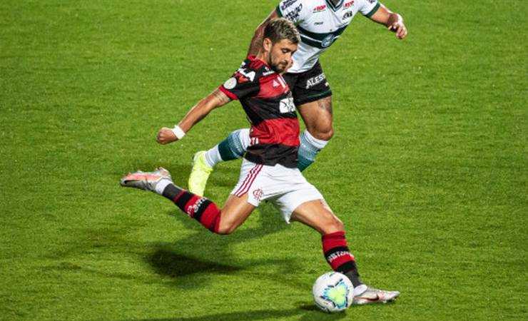 Flamengo vence o Coritiba por 1 a 0 no Couto Pereira