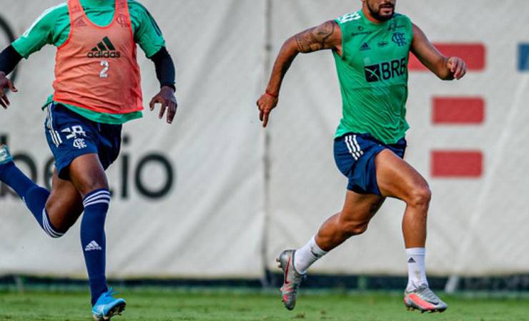 Elenco principal vence a equipe Sub-20 em jogo-treino