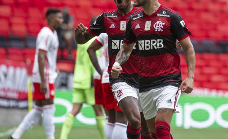 De virada, Mengão vence o Internacional por 2 a 1 e assume a liderança do Brasileirão