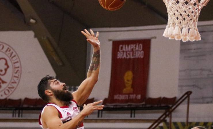 Com show de bola de três, FlaBasquete derrota São Paulo por 93 A 74