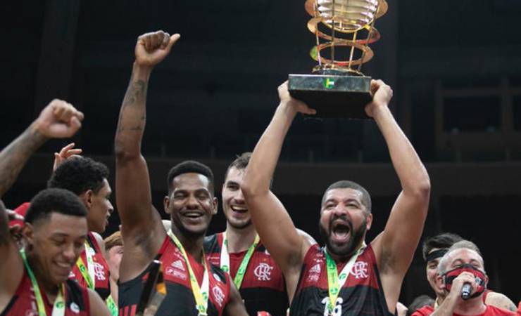 Heptacampeão! FlaBasquete vence final do NBB contra o São Paulo e levanta a taça no Maracanãzinho
