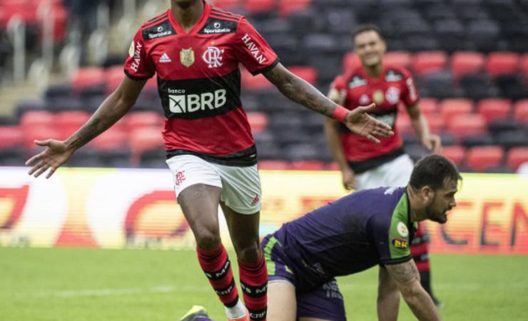 Mengão bate o América-MG por 2 a 0 e mantém os 100% de aproveitamento no Brasileirão